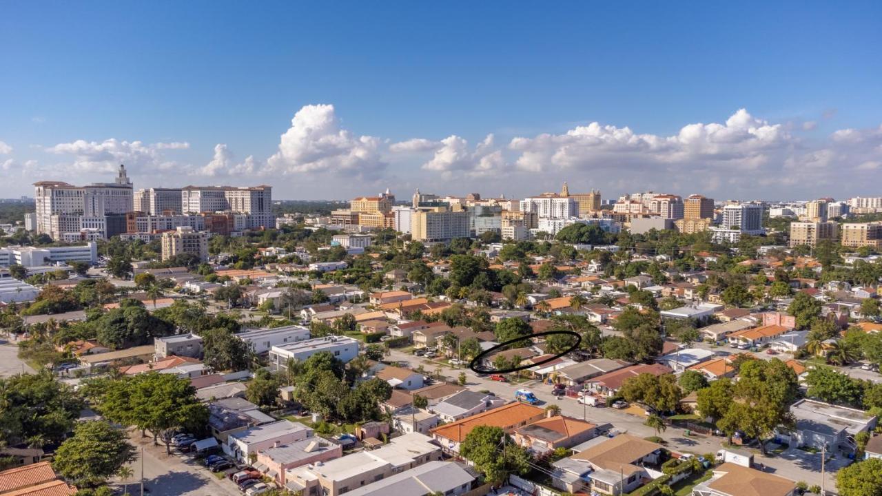 Beautiful, Fully Furnished 4Bed 2Bath House - 5 Minute Walk To Miracle Mile Downtown Coral Gables Villa Miami Buitenkant foto