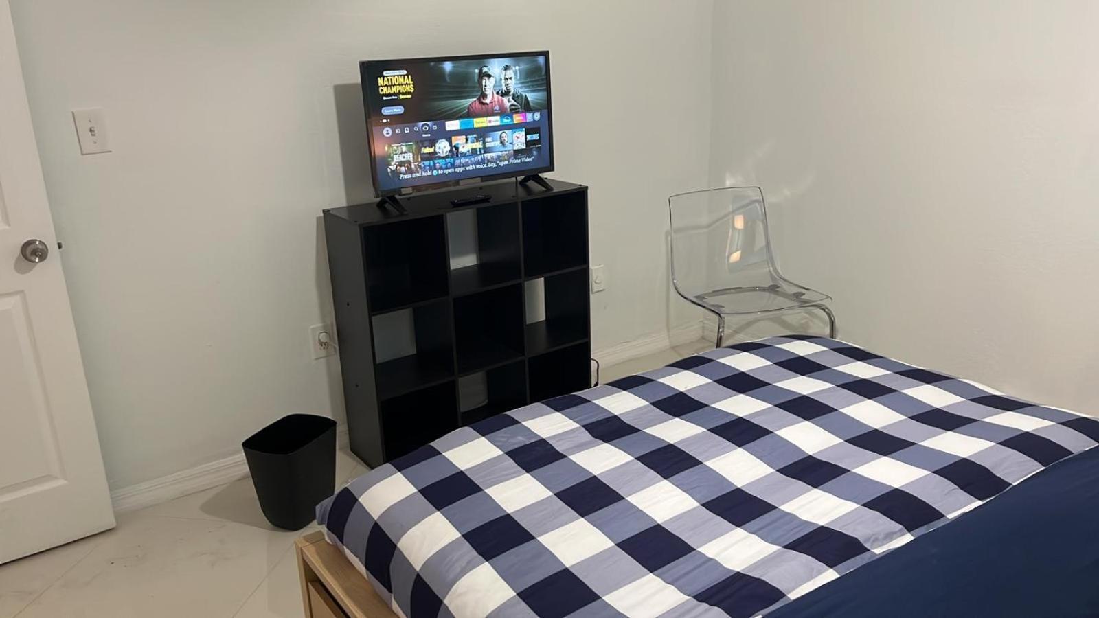 Beautiful, Fully Furnished 4Bed 2Bath House - 5 Minute Walk To Miracle Mile Downtown Coral Gables Villa Miami Buitenkant foto