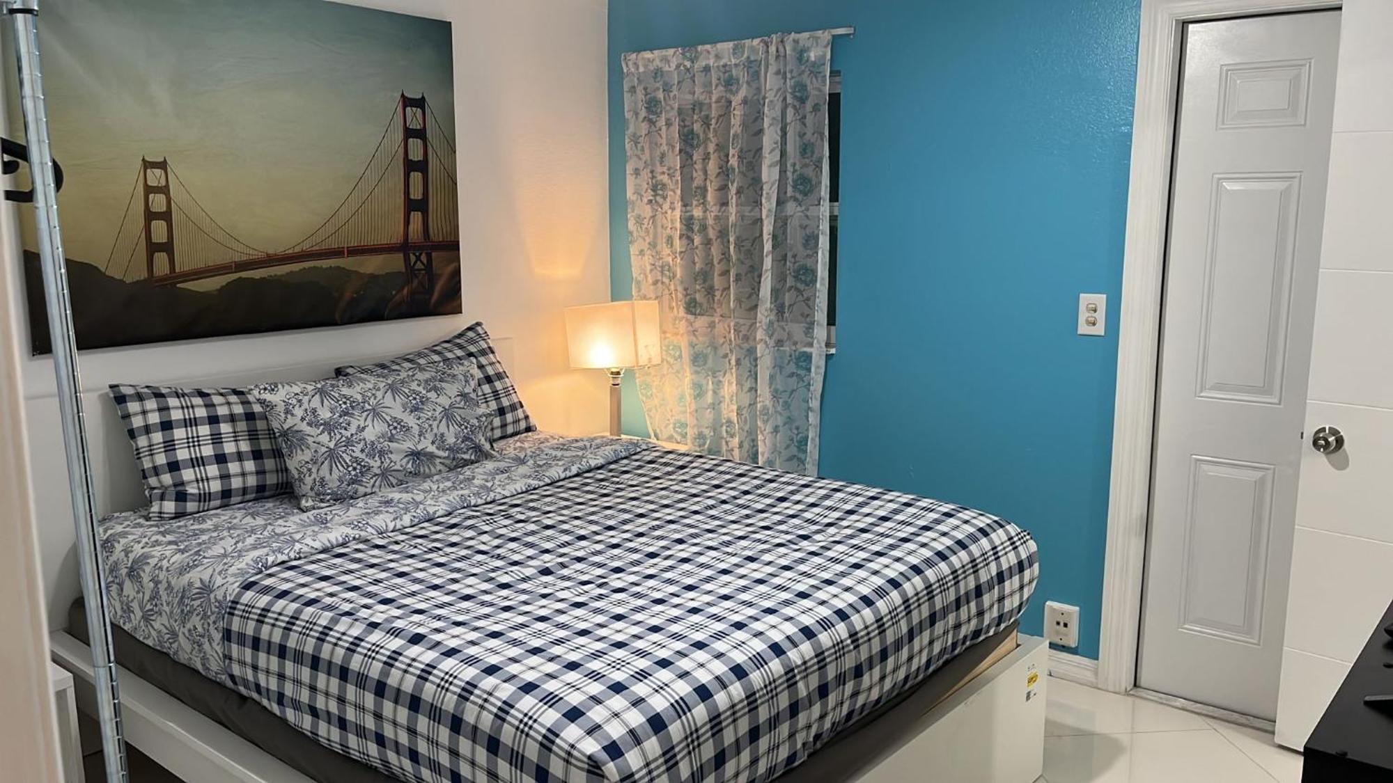 Beautiful, Fully Furnished 4Bed 2Bath House - 5 Minute Walk To Miracle Mile Downtown Coral Gables Villa Miami Buitenkant foto